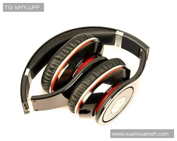 足球明星们青睐的耳机品牌与型号揭秘,助力他们在场上场下的音乐享受 足球明星们青睐的耳机品牌与型号揭秘,助力他们在场上场下的音乐享受